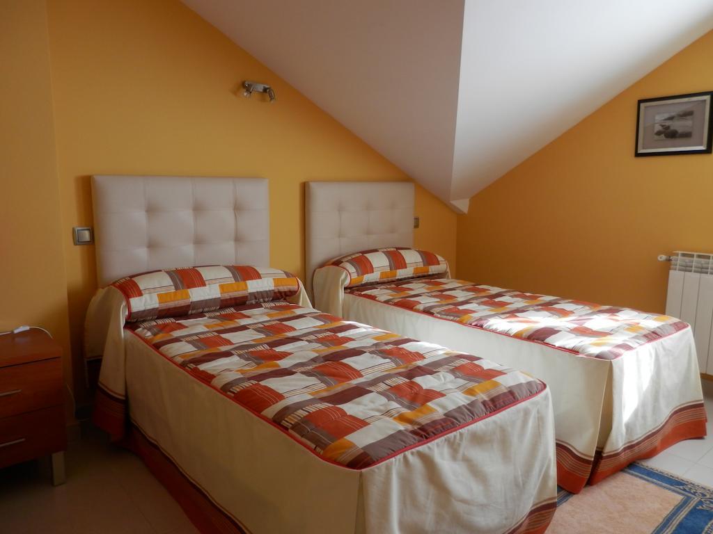 Apartamentos Monte Hernanz Riaza Habitación foto